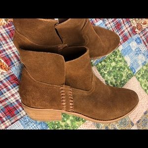 Like New Dolce Vita Suede Booties!